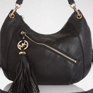 Michael Kors Charm Tassel Convertible/with cross chest strapped